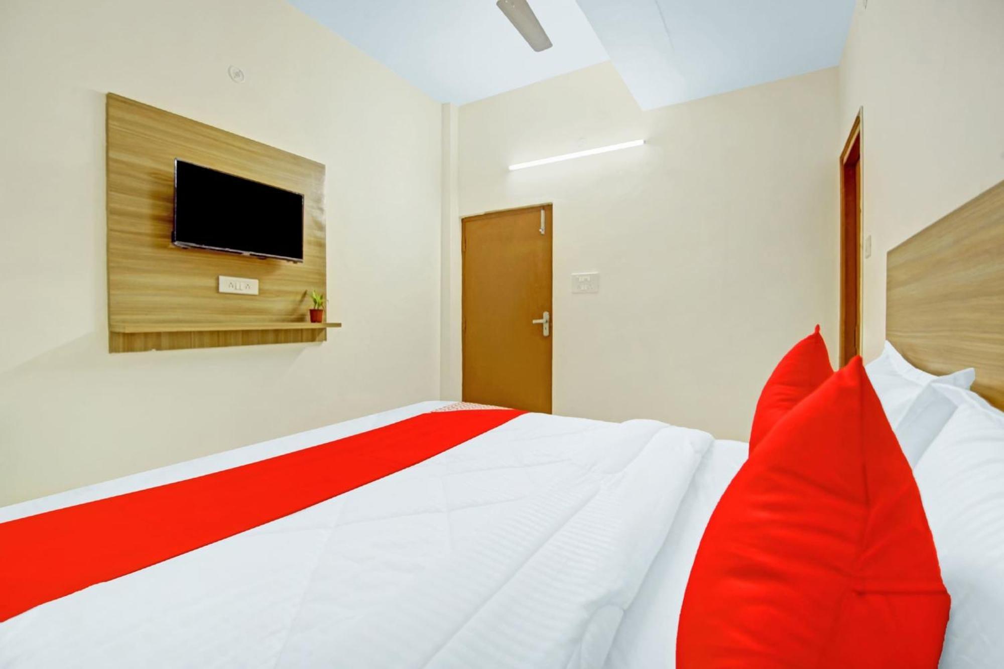 Oyo Flagship 80772 Hotel The Grand Rdc Ghaziabad Luaran gambar