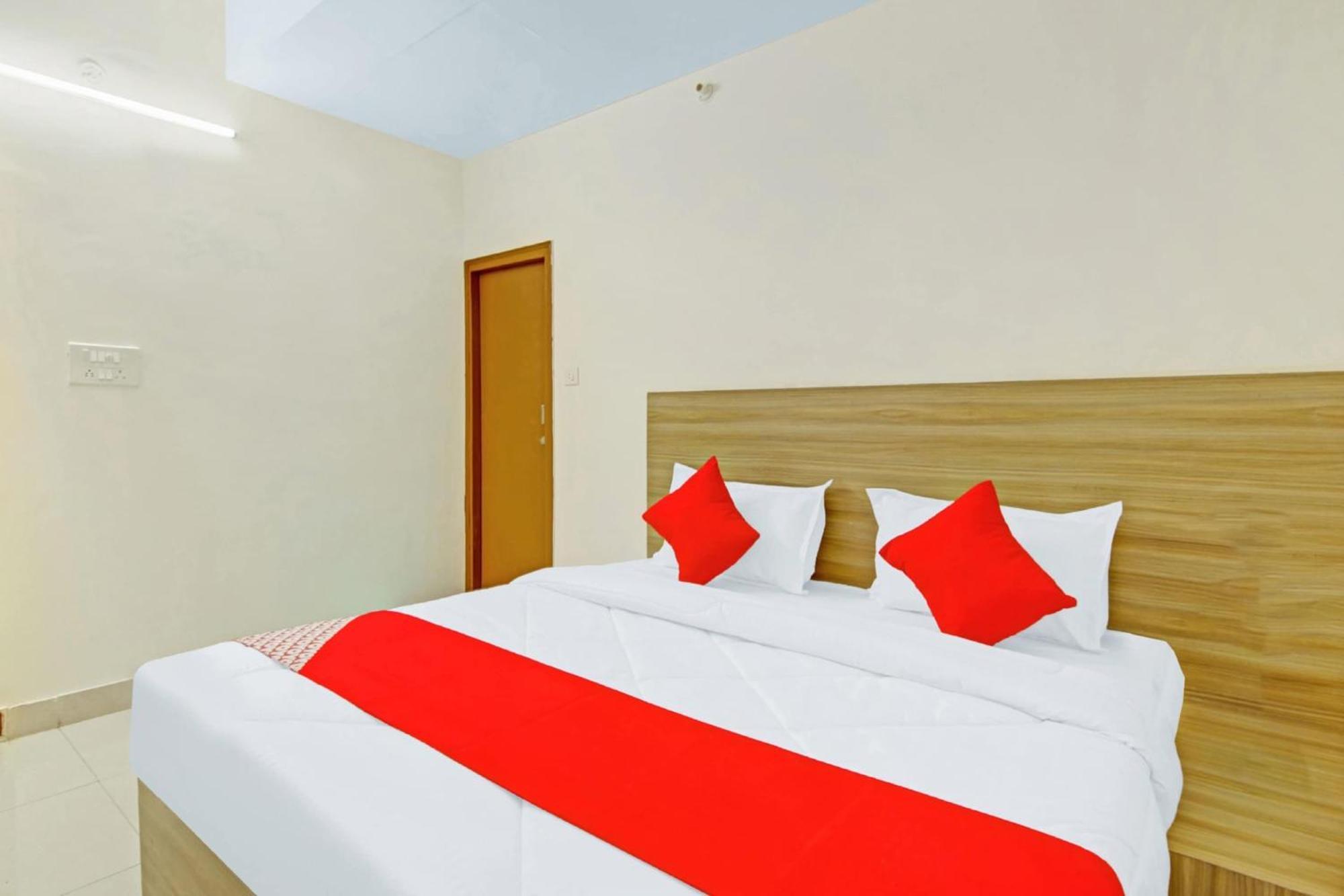 Oyo Flagship 80772 Hotel The Grand Rdc Ghaziabad Luaran gambar
